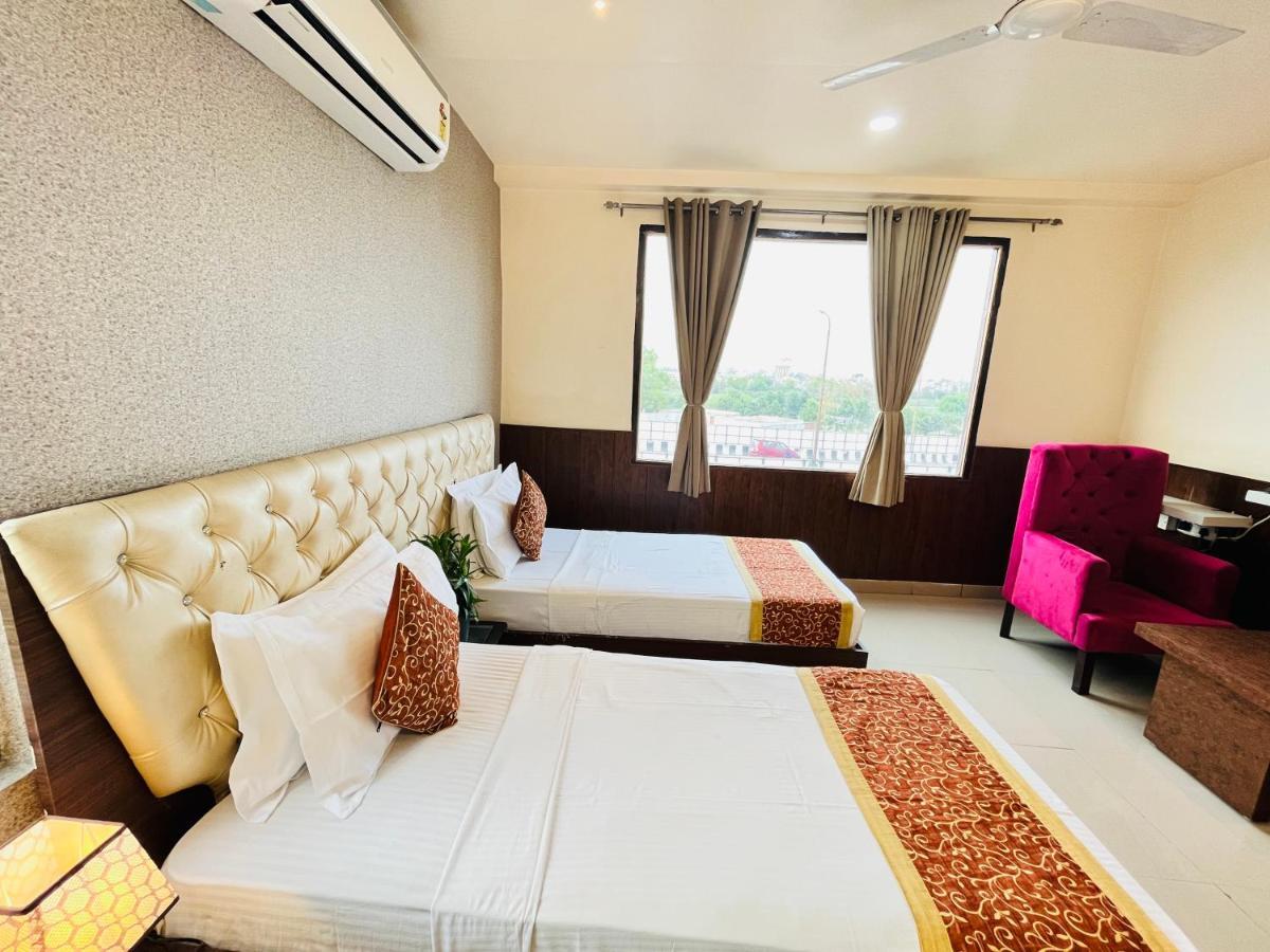 Hotel The Leaf - Gomti Nagar 러크나우 외부 사진