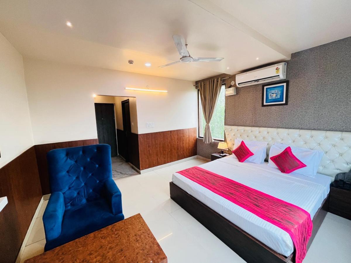 Hotel The Leaf - Gomti Nagar 러크나우 외부 사진