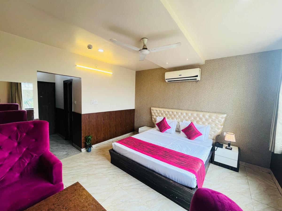 Hotel The Leaf - Gomti Nagar 러크나우 외부 사진